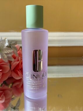 Clinique Lavender Clarifying Lotion with Mint Green Cap
